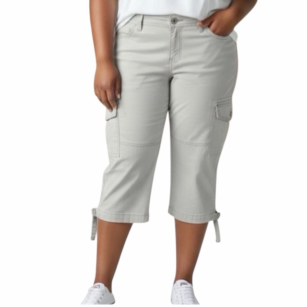 Eddie Bauer Twill  6 Pocket Cargo Cream Capris Size 8 Petite